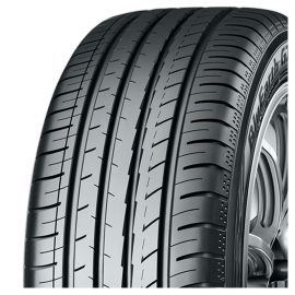 Pneus Yokohama  dimension 215/55 R17 94V BluEarth-GT AE51B